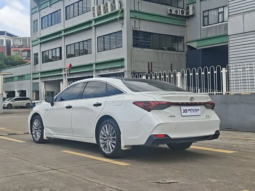 Toyota Avalon 2024 2.5L XLE Luxury