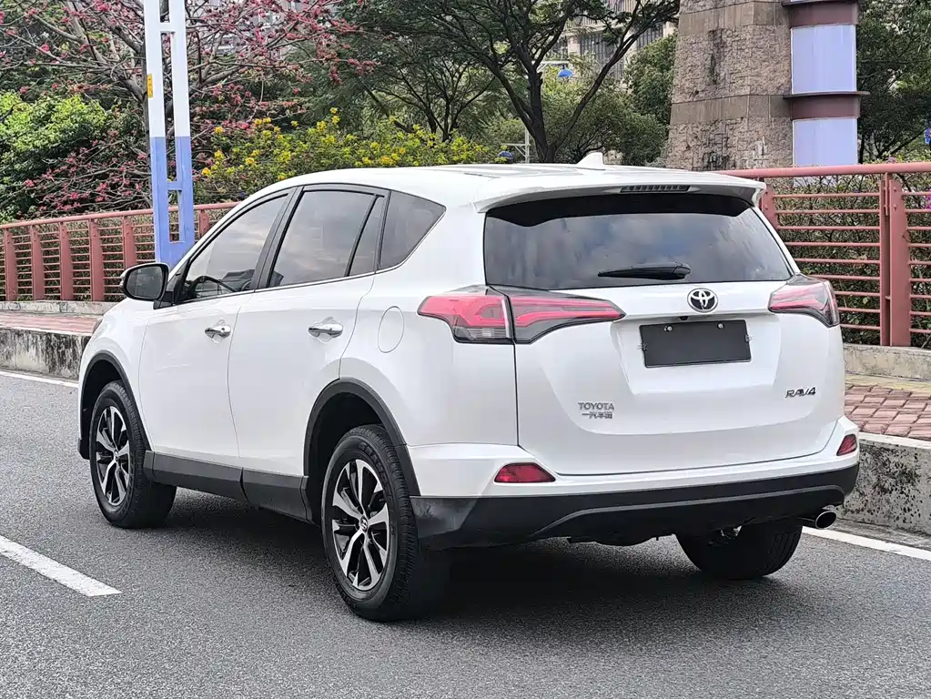 TOYOTA RAV4 RONGFANG
