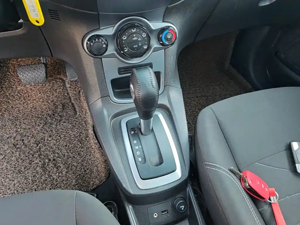 Ford Fiesta — миниатюра 14