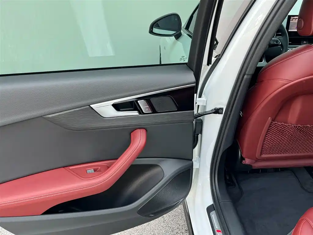 Audi A4L — миниатюра 12
