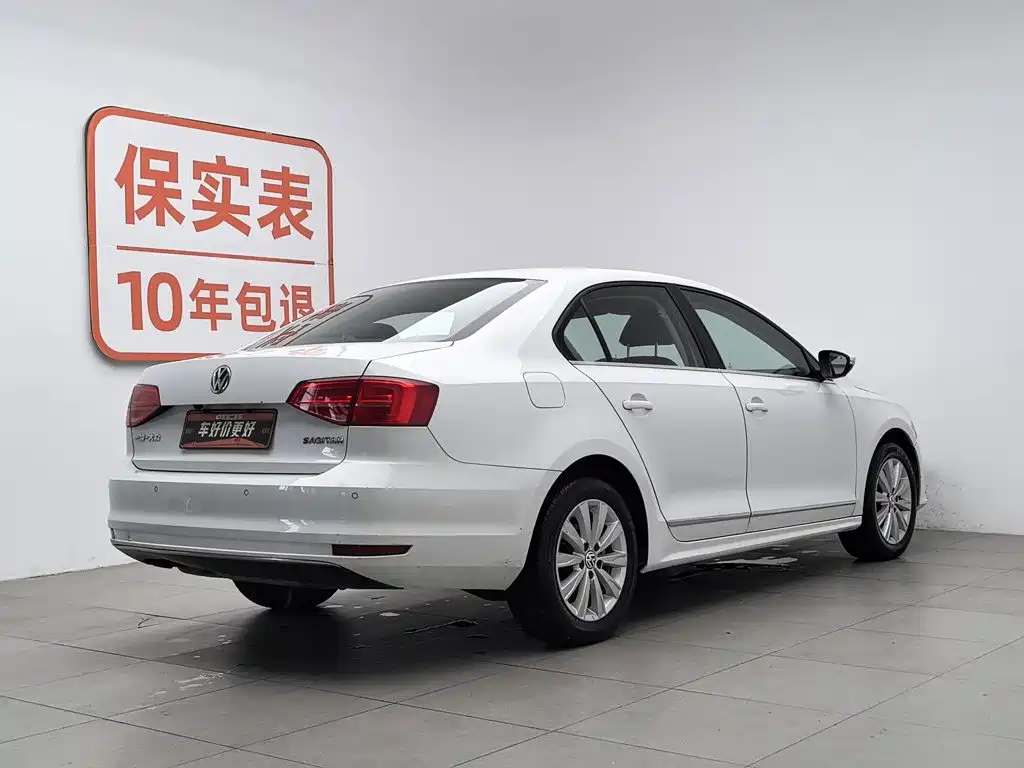 Volkswagen Sagitar 2015 1.6L MT Comfort