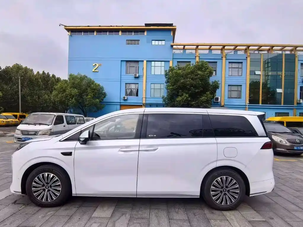 BYD Xia — миниатюра 3