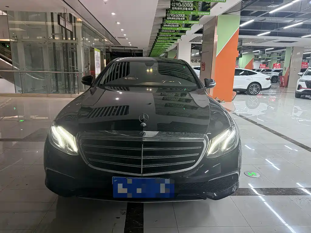 Mercedes-Benz E-Class — миниатюра 2