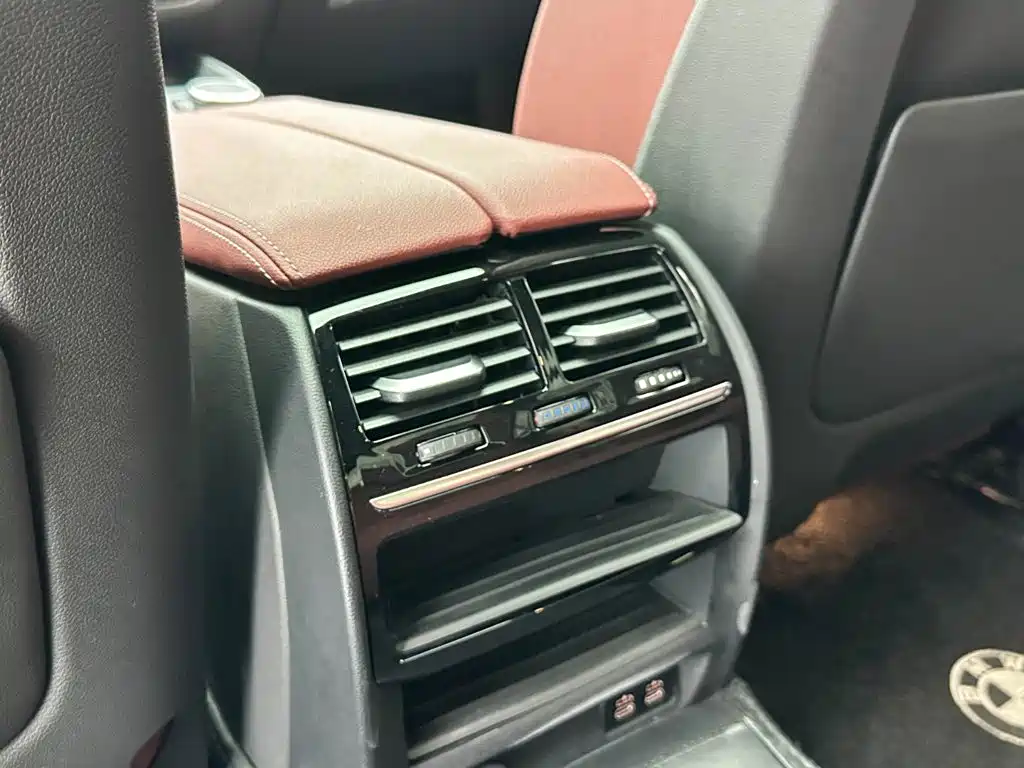 BMW 5 Series — миниатюра 22