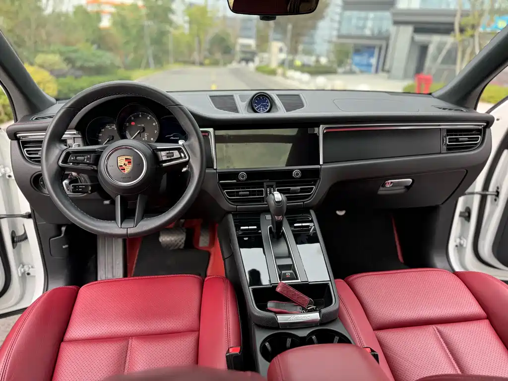 Porsche Macan — миниатюра 8