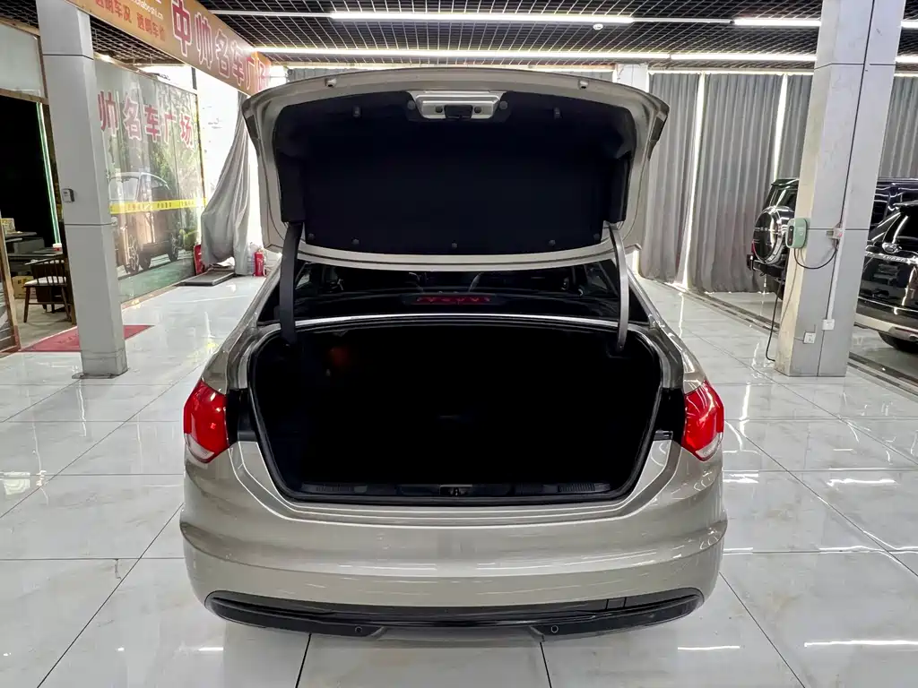 Citroen C4L — миниатюра 8