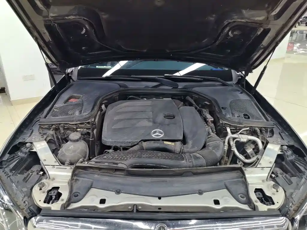 Mercedes-Benz E-Class — миниатюра 20