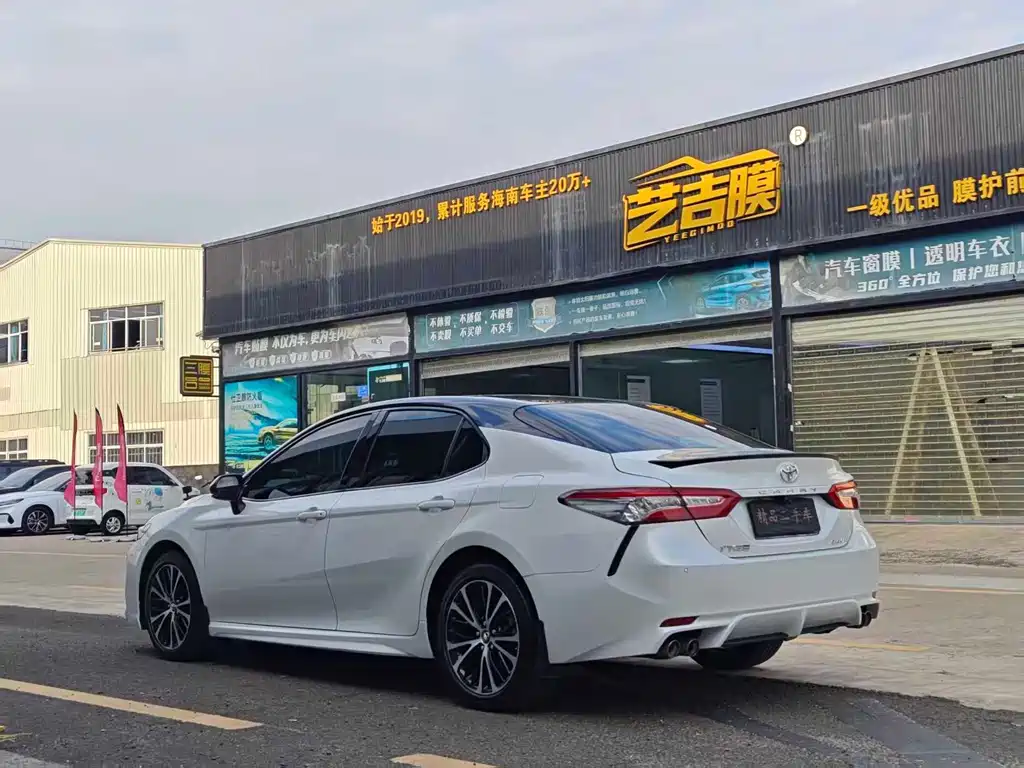 Toyota Camry — миниатюра 7
