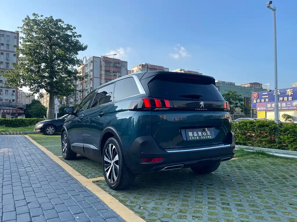 Peugeot 5008 2017 380THP 7 мест Luxury GT
