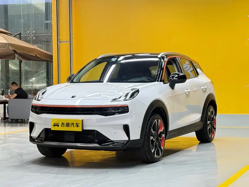 Lynk & Co 06 2022