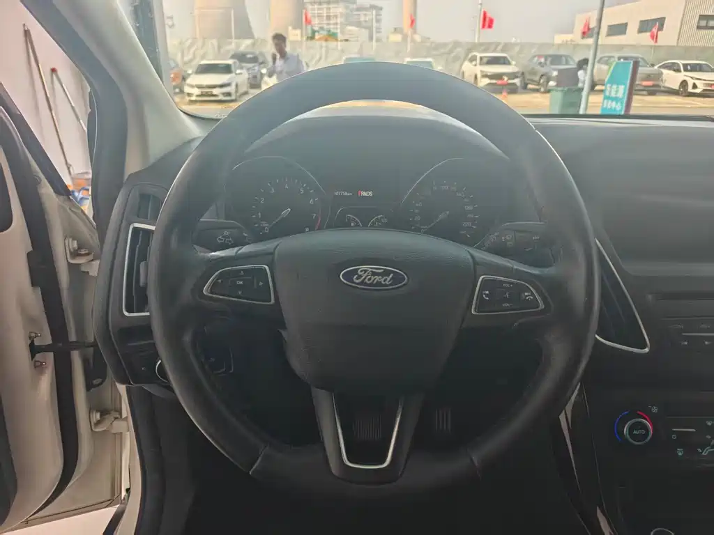 Ford Focus — миниатюра 7