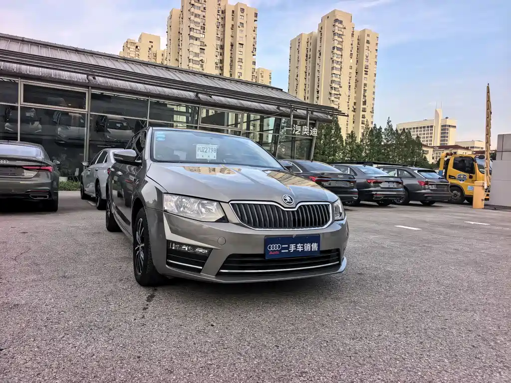 Skoda Octavia 2017 1.6L AT