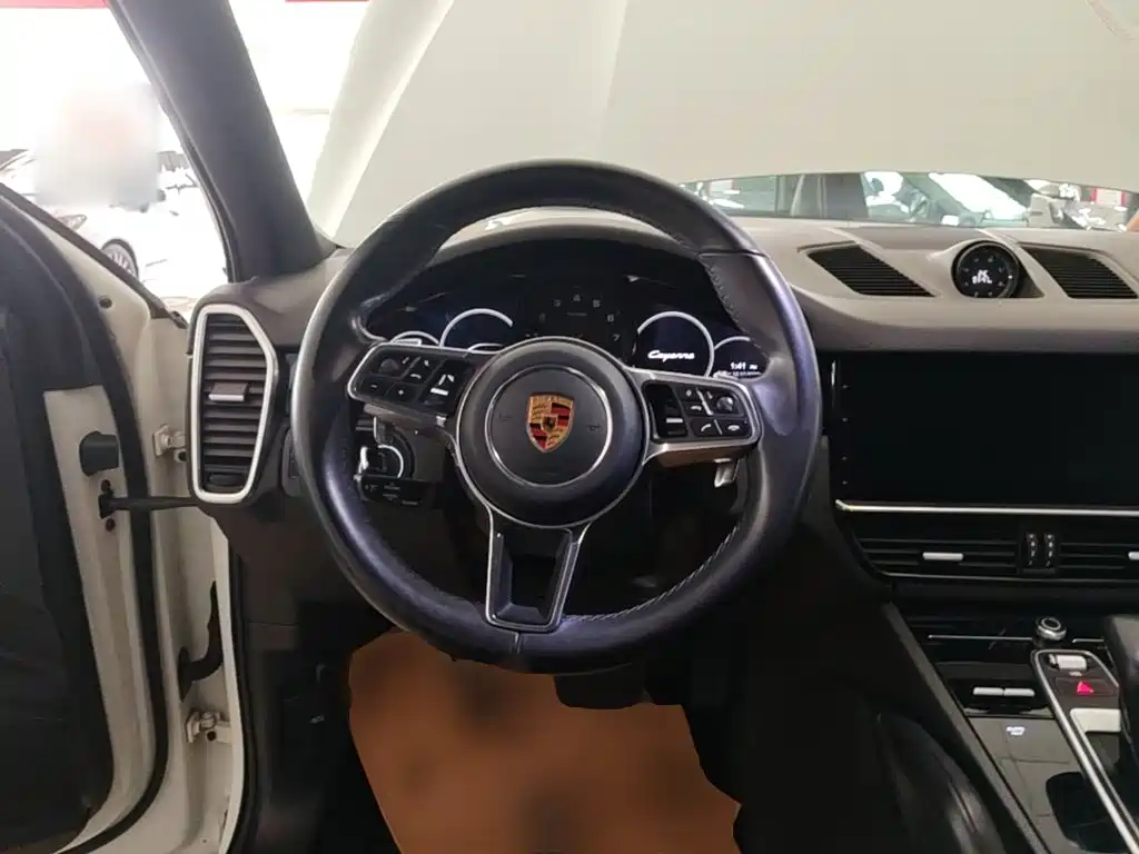 Porsche Cayenne — миниатюра 11