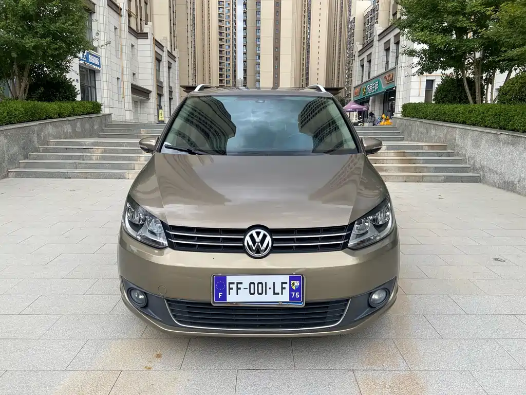 Volkswagen Touran — миниатюра 2