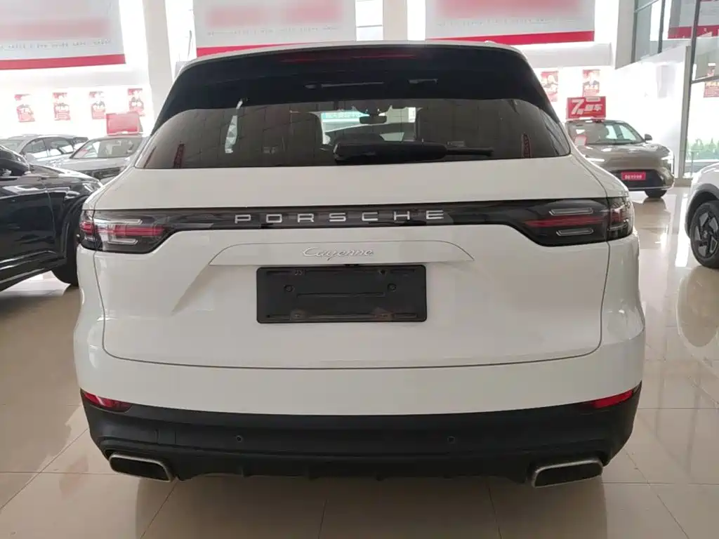 Porsche Cayenne — миниатюра 6