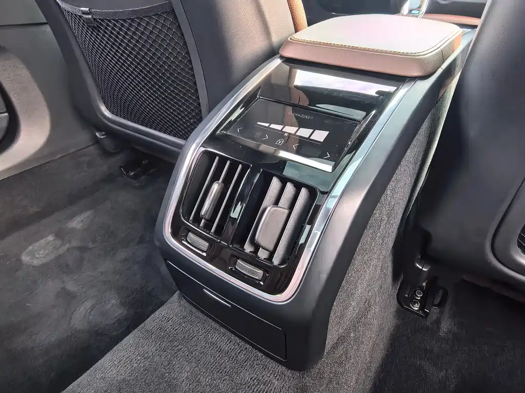 Volvo S90 — миниатюра 13