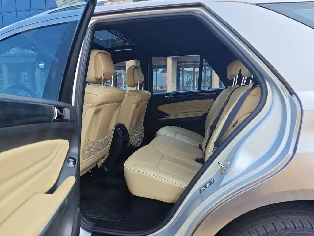 Mercedes-Benz M-Class — миниатюра 11