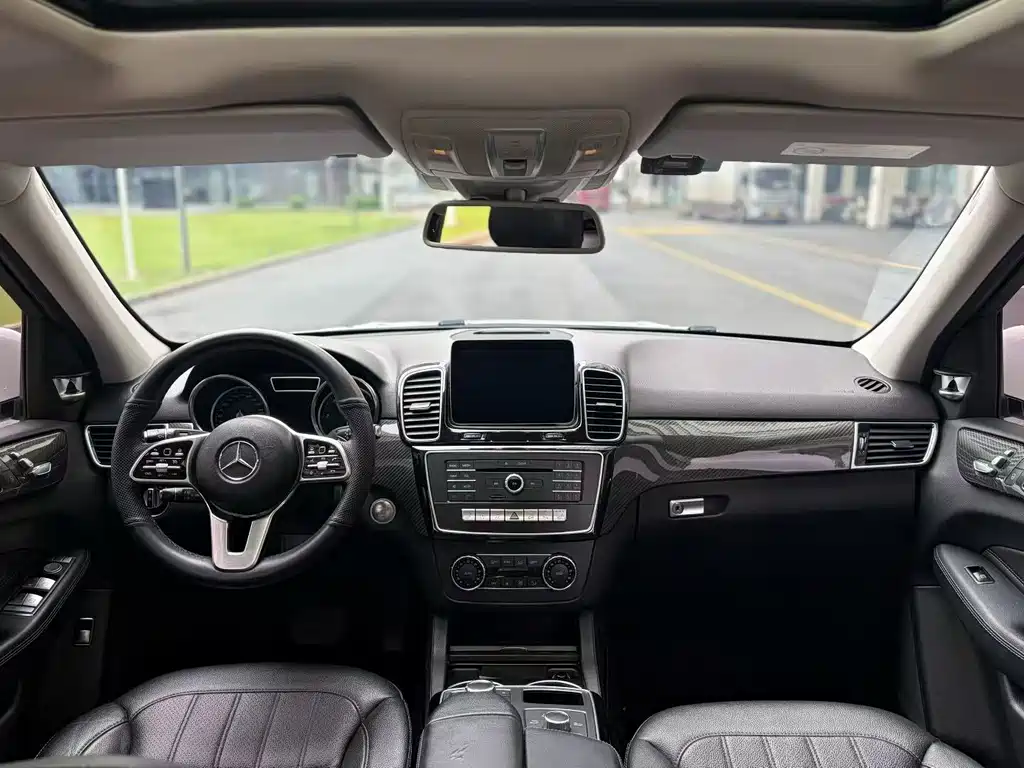 Mercedes-Benz GLE (Import) — миниатюра 6