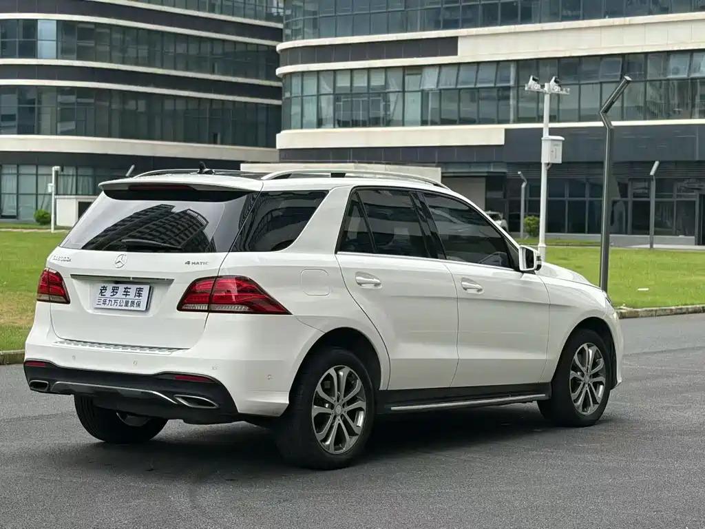 Mercedes-Benz GLE (Import) — миниатюра 9