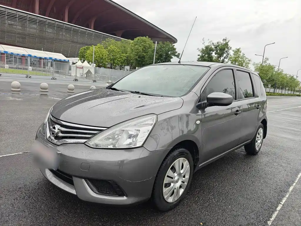 Nissan Livina