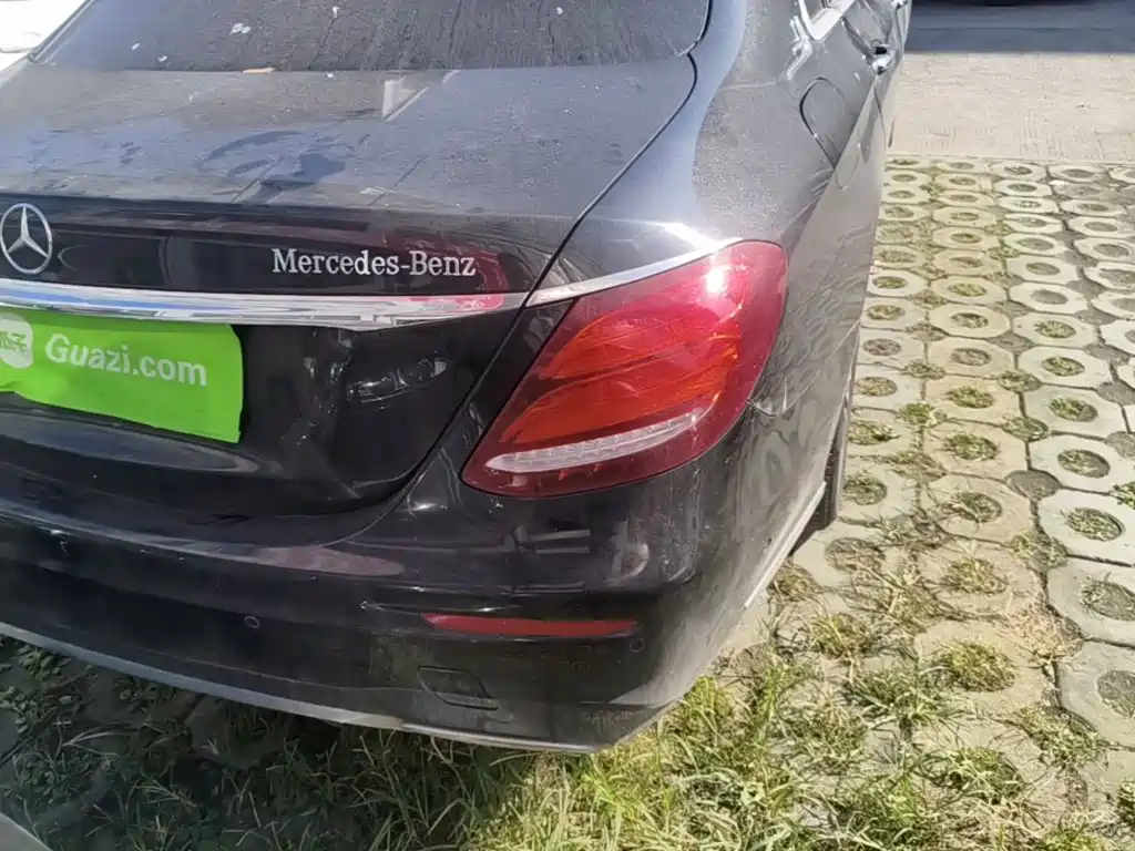 Mercedes-Benz E-Class — миниатюра 8