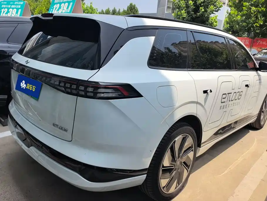 Dongfeng eπ008 2025 210Ultra Smart Drive 5 мест