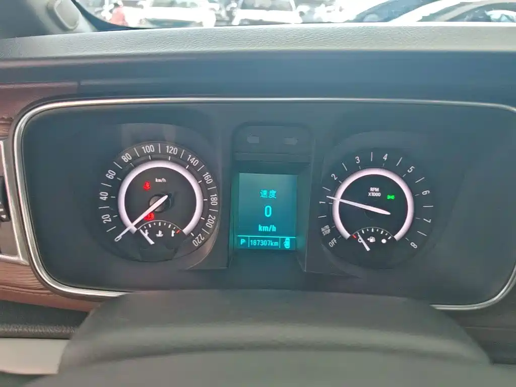 Buick GL8 — миниатюра 12