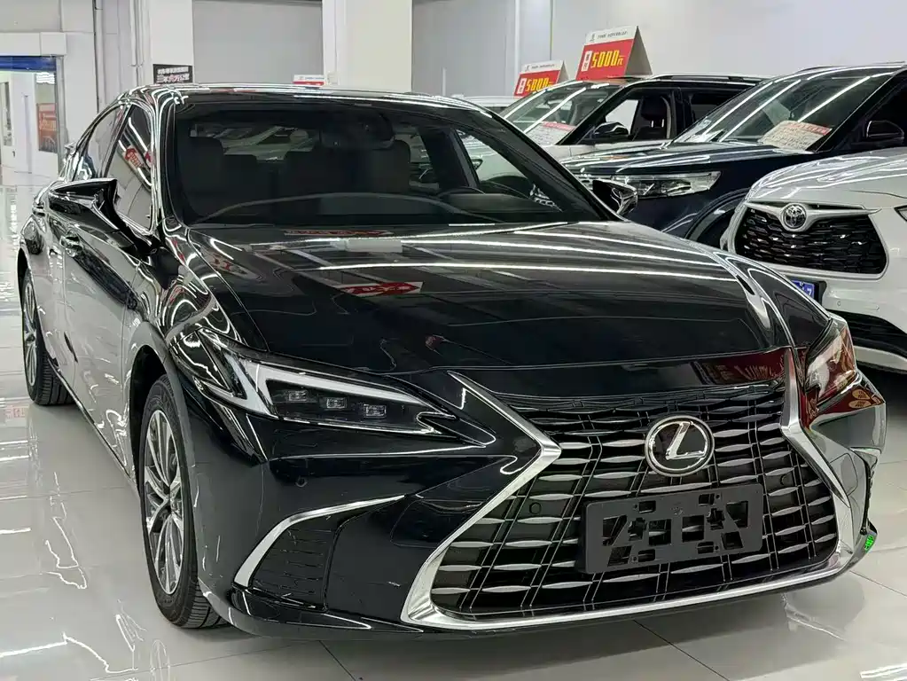 Lexus ES — миниатюра 2