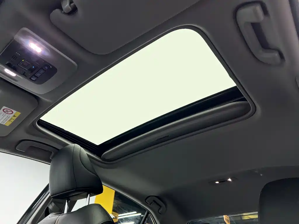 Toyota Camry — миниатюра 15