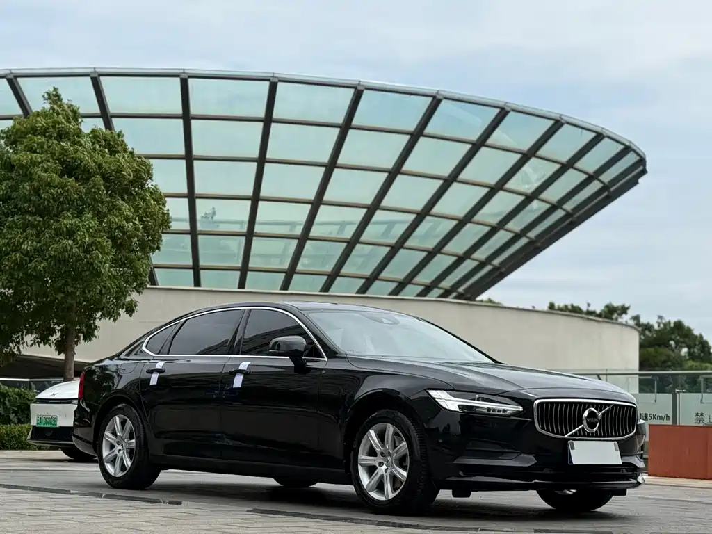 Volvo S90 2018 T4
