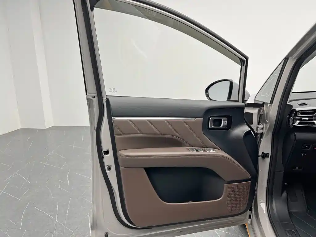 Wuling Xingguang 730 New Energy — миниатюра 14