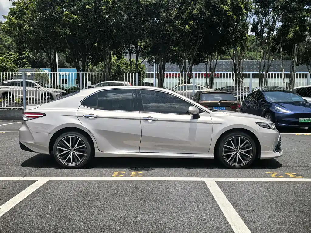 Toyota Camry 2021 2.5G Luxury