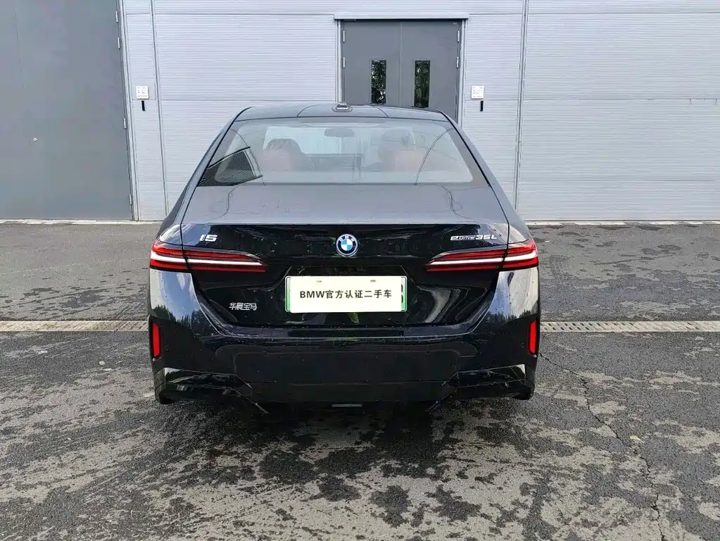 BMW i5 — миниатюра 9
