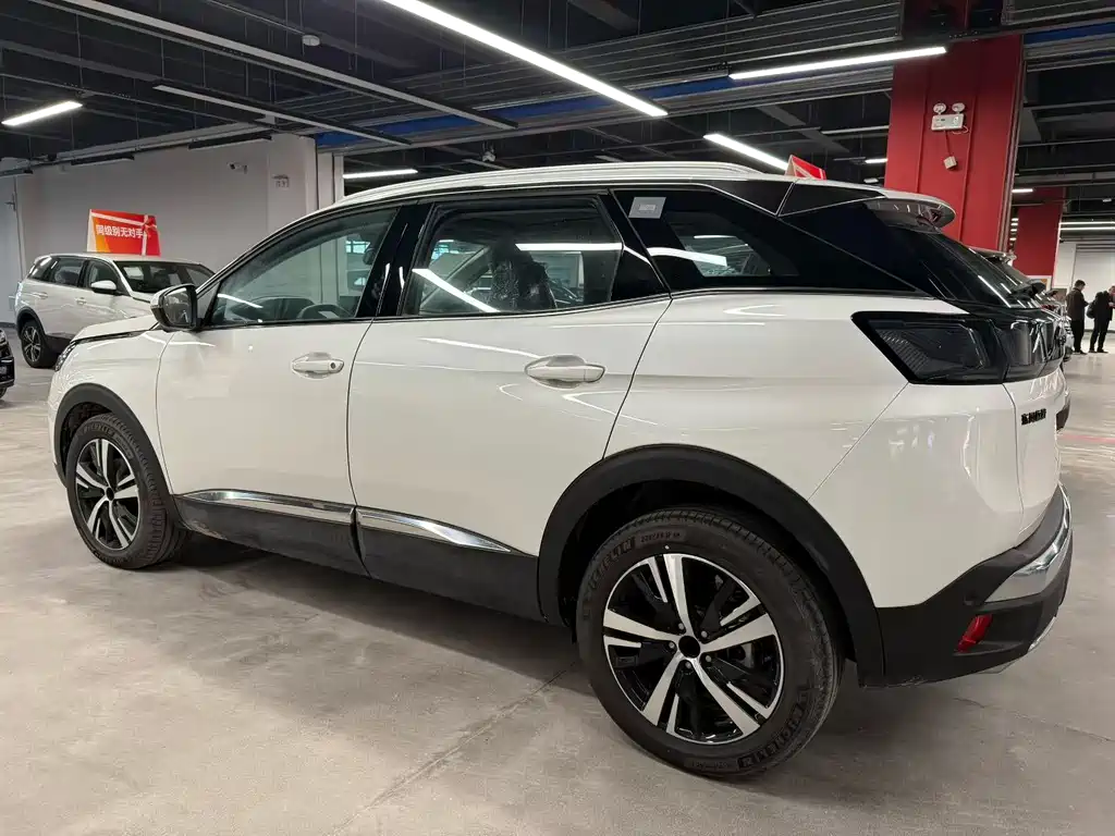 PEUGEOT 4008