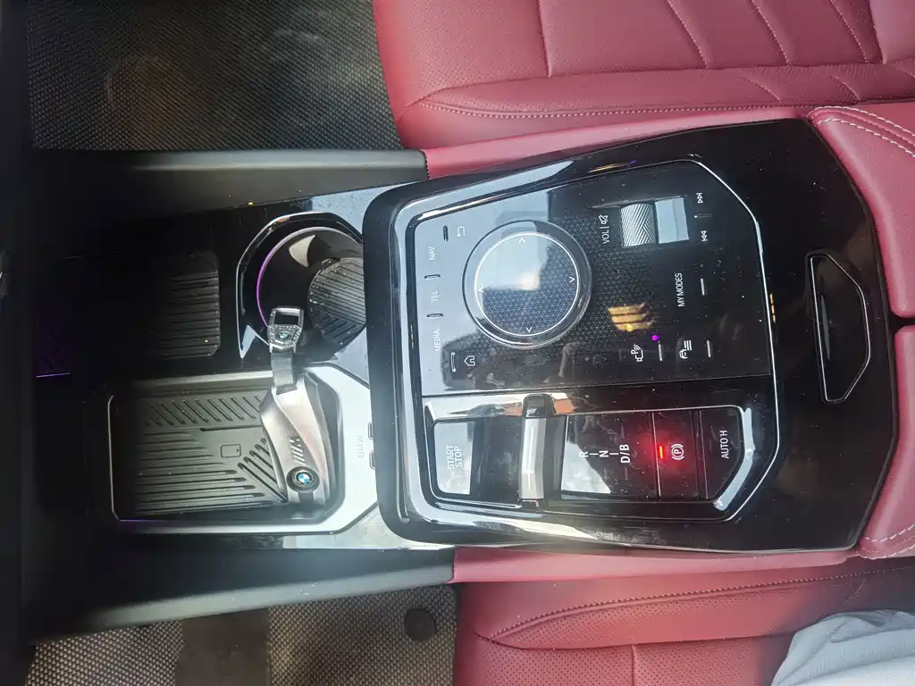BMW i5 — миниатюра 11