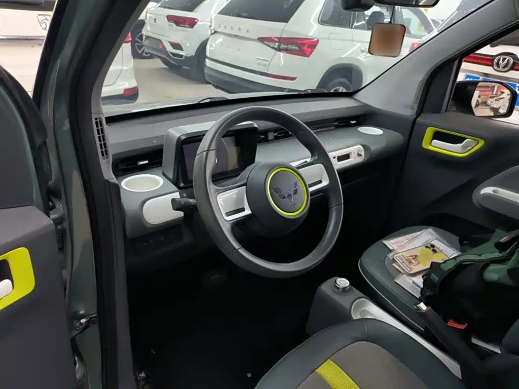 Wuling MINIEV — миниатюра 10