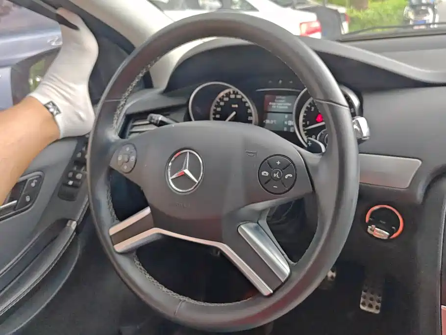 Mercedes-Benz R-Class — миниатюра 15