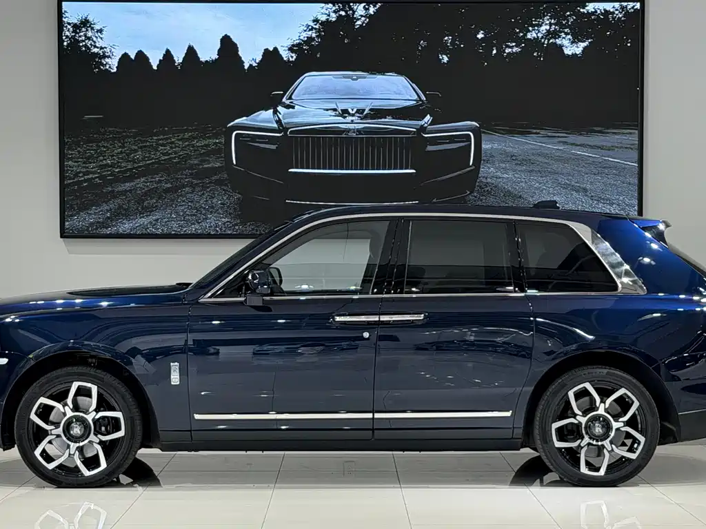 Rolls-Royce Cullinan 2018 мест