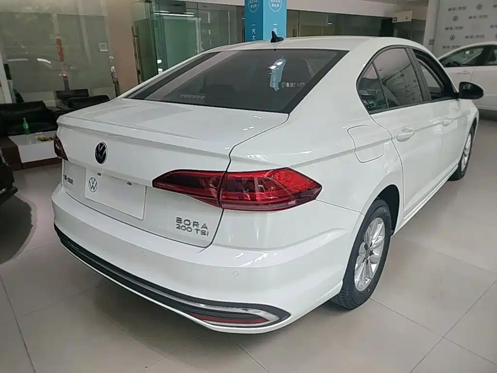 Volkswagen Bora 2023 200TSI DSG