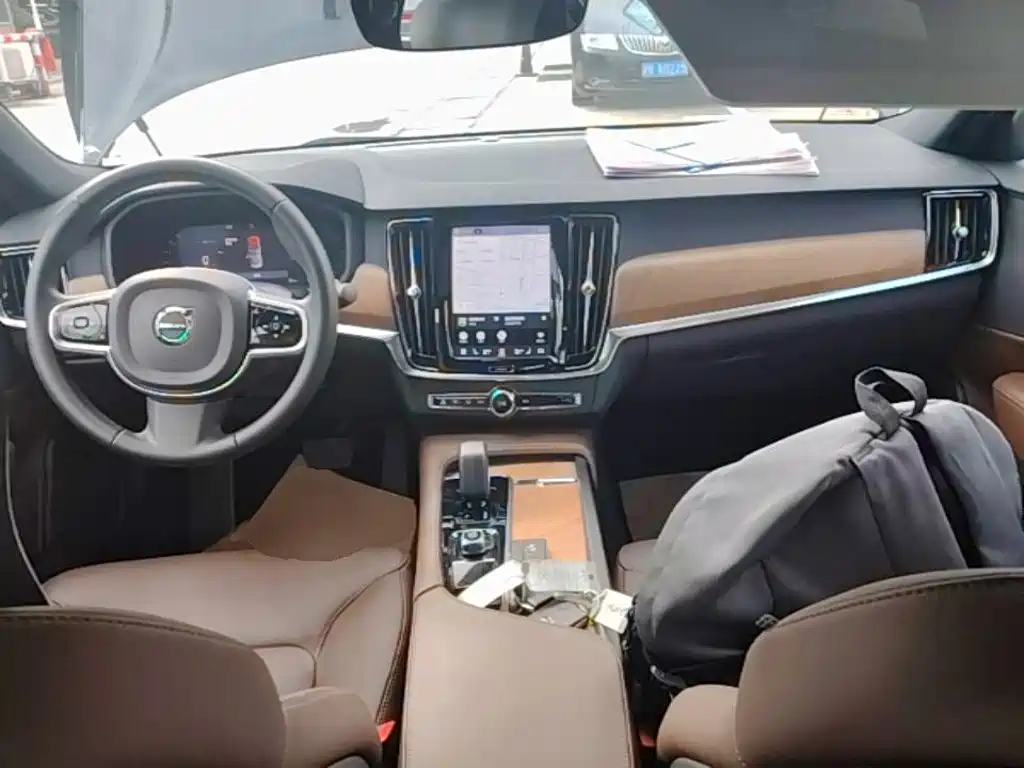 Volvo S90 — миниатюра 10