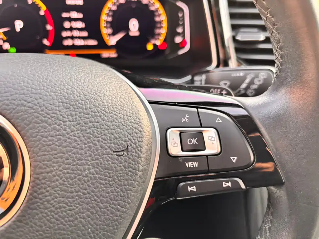 VOLKSWAGEN T ROC EXPLORING SONGS