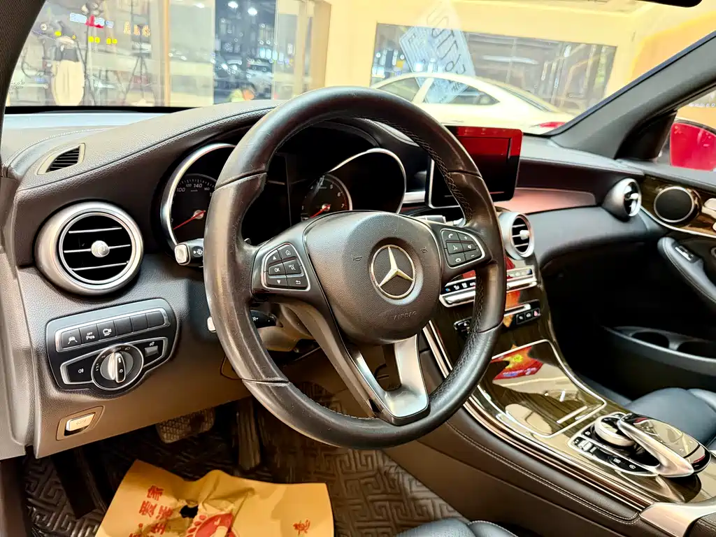 Mercedes-Benz GLC 2018 GLC 260 4MATIC Luxury