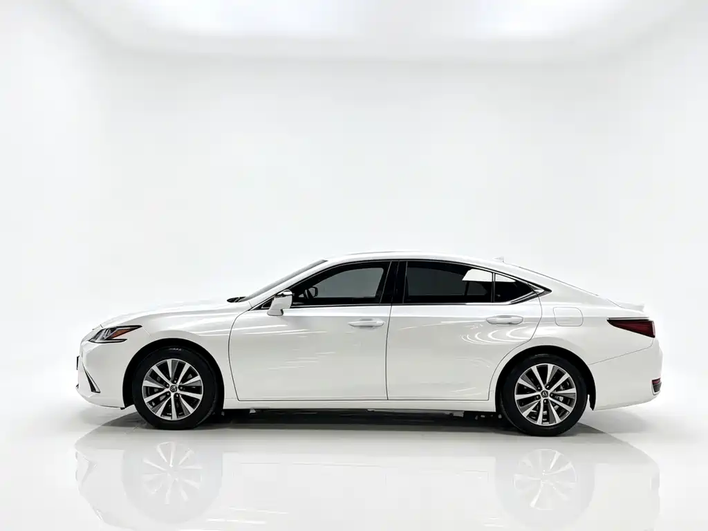 Lexus ES 2020 200