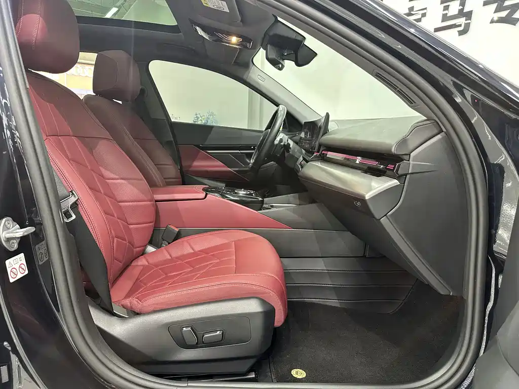 BMW 5 Series — миниатюра 19