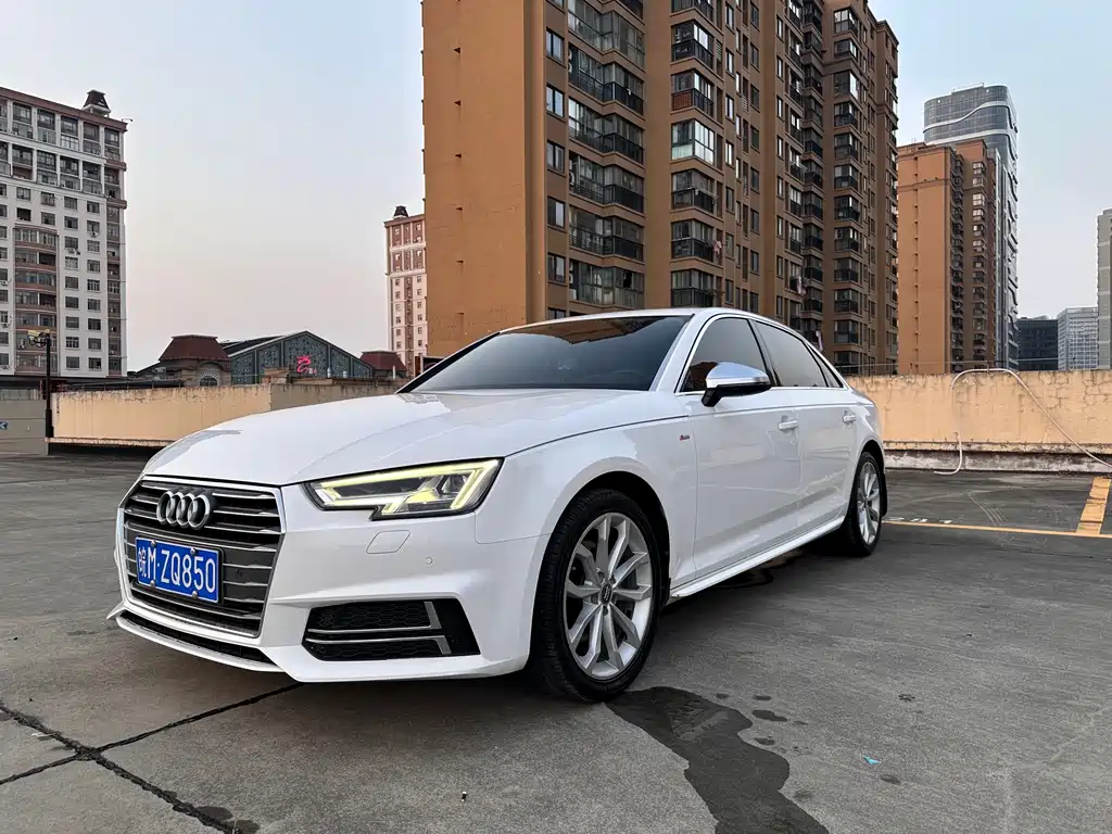Audi A4L 2018