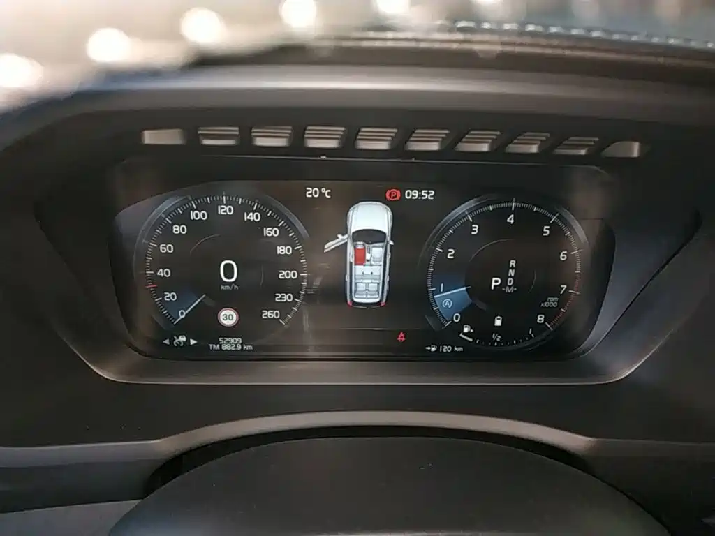 Volvo XC90 — миниатюра 12