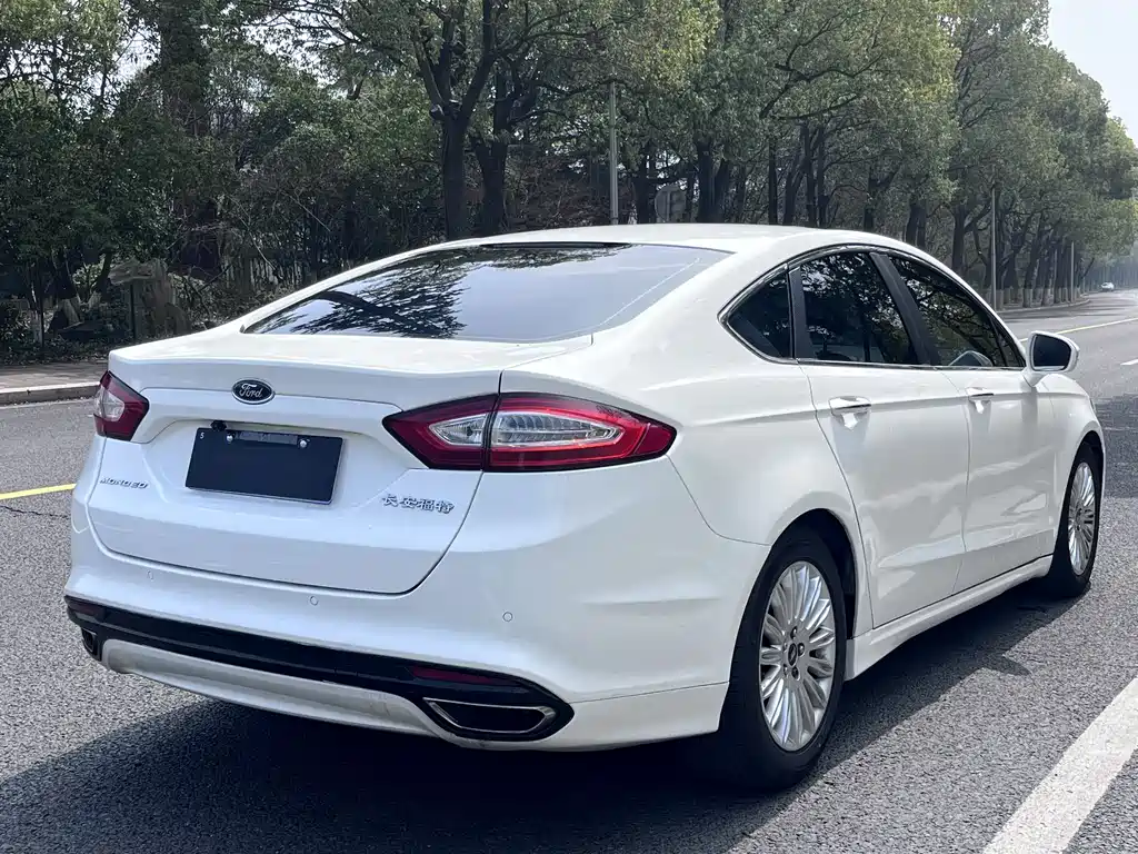 Ford Mondeo 2013 2.0L GTDi200 Fashion