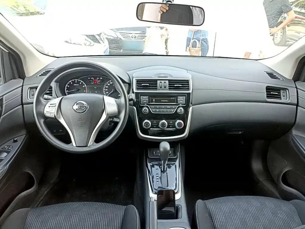 Nissan Tiida 2021 1.6L CVT