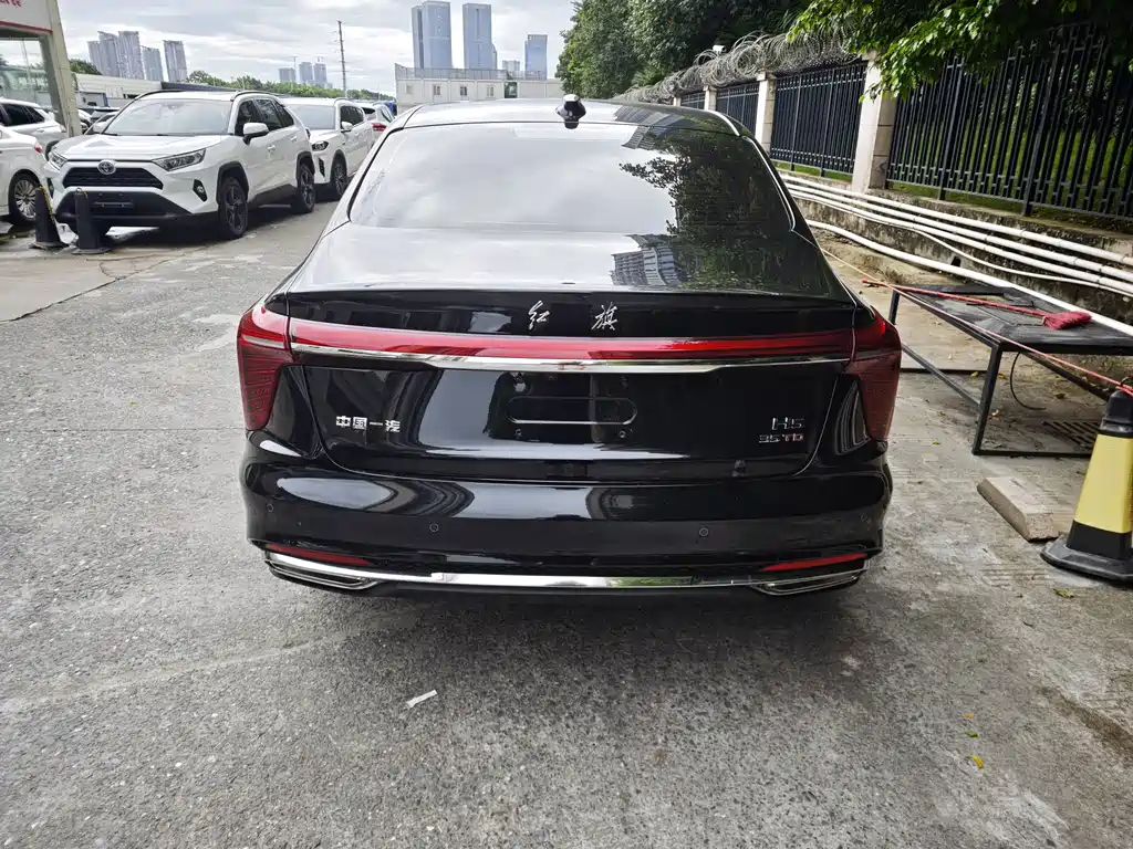 Hongqi Hongqi H5 — миниатюра 14