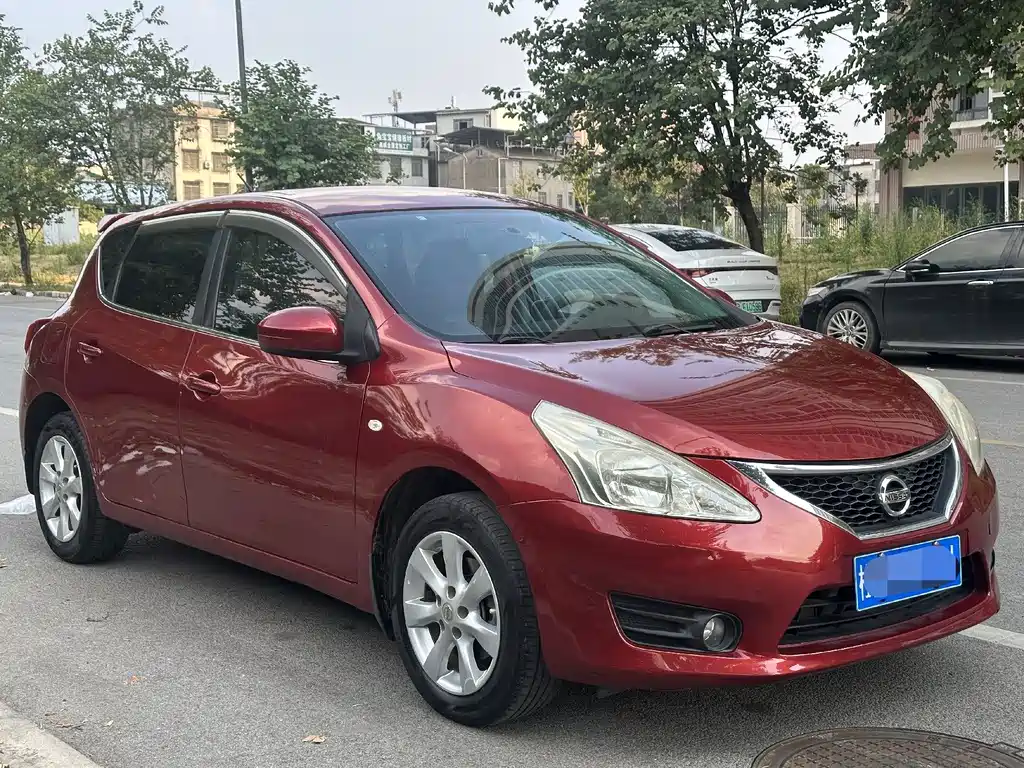 Nissan Tiida — миниатюра 3